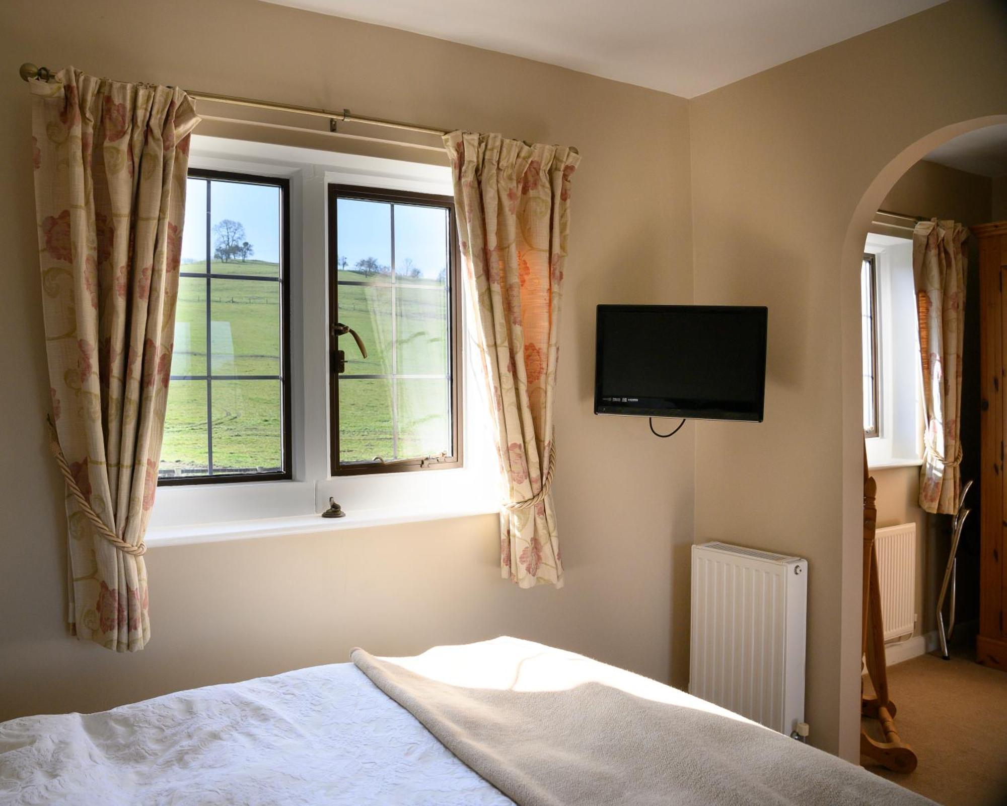 Pardon Hill Farm B&B Cheltenham Exterior photo